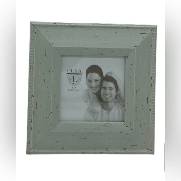 Wooden pistachio green table top frame with a beaded edge & vaulted up molding. - Picture 1 of 2